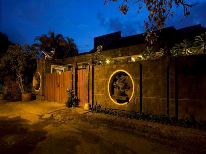 Puri Minggiran Guesthouse Yogya Yogyakarta Exterior foto