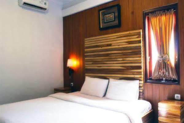 Puri Minggiran Guesthouse Yogya Yogyakarta Exterior foto